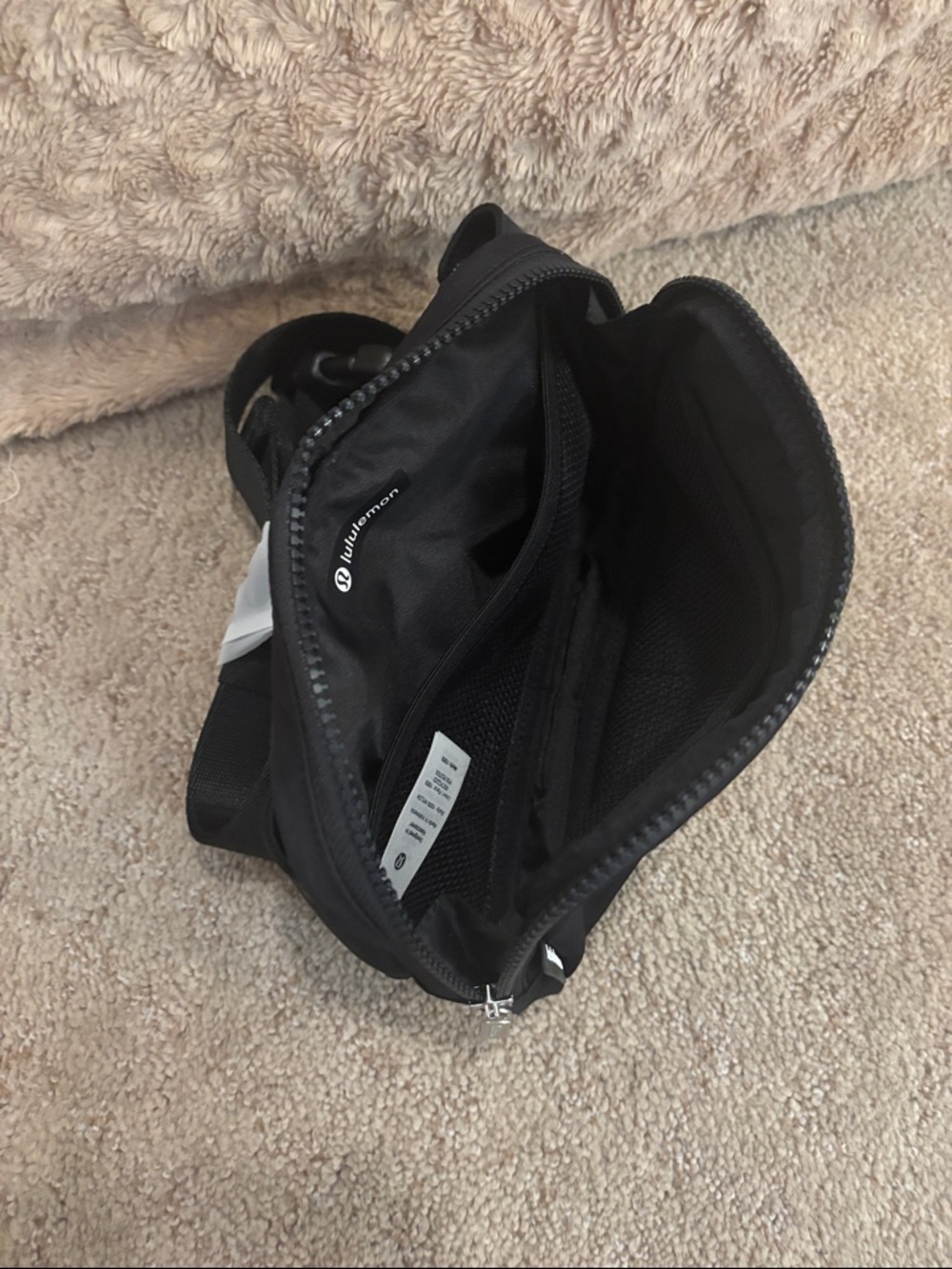 lululemon athletica Black large Fanny pack $48 - Picture 4 of 9